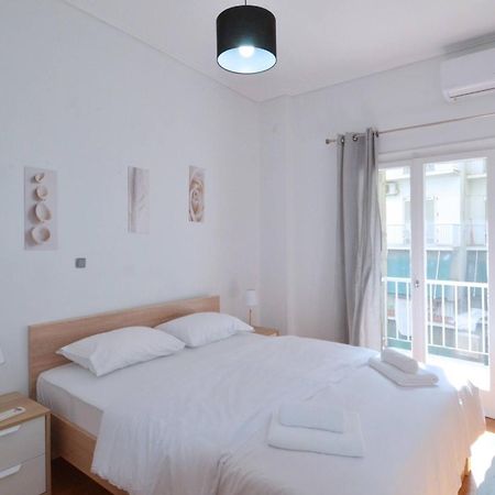 A Cozy Minimal Apartment At Koukaki, Dimitrako... Athén Kültér fotó